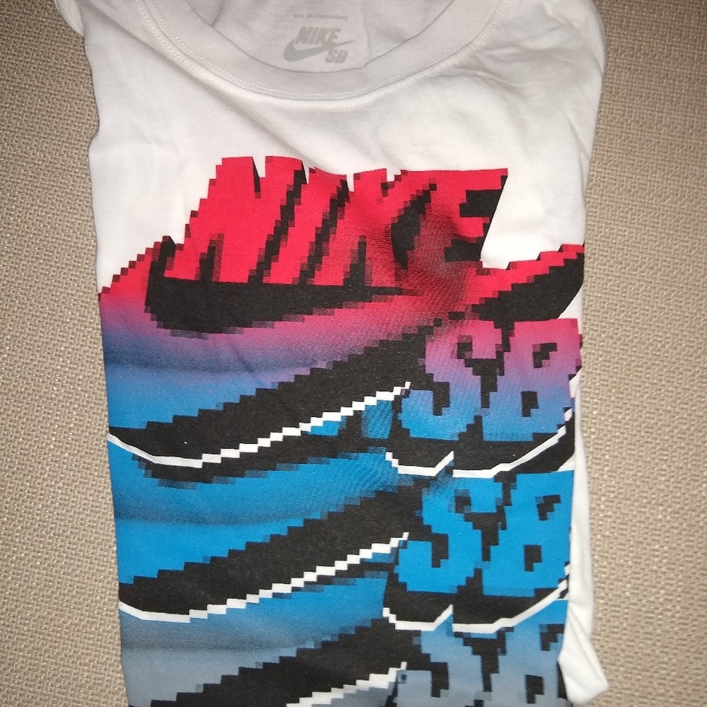 Boys short sleeve tee.